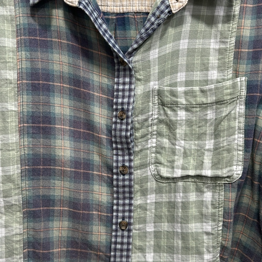 AEO Flannel Plaid Patchwork Button Down Cropped Shirt Size Medium - Picture 3 of 12